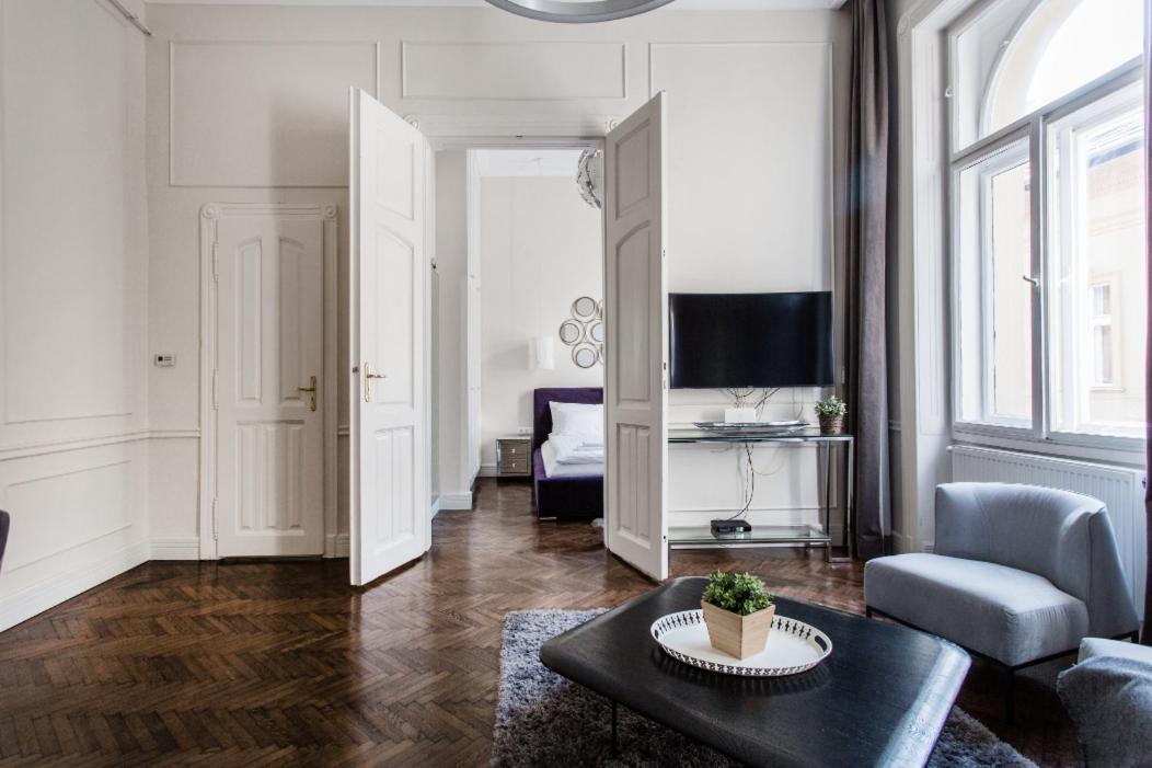 Opera Apartment With Free Parking, 2Br2Ba, Ac Budapest Exterior photo